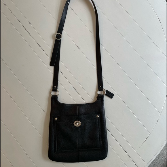 Coach Penelope cross-body No B1168-F16533 Black Pebble Leather w/silver hardware - Picture 2 of 6